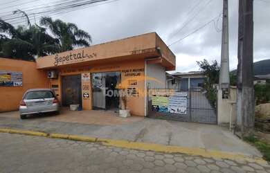 Imagem: A casa possui 3 Dormitórios, 3 Banheiros, 1 Vaga na garagem