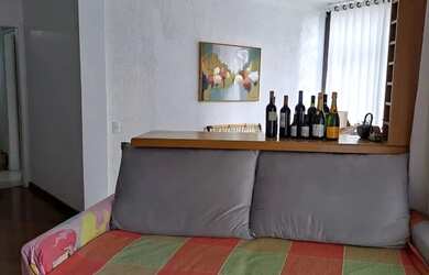 Imagem: O apartamento possui 3 Dormitórios, 1 Banheiro, 2 Vagas na