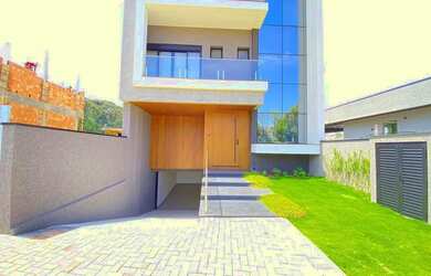 Imagem: A casa em condomínio possui 3 Dormitórios, 4 Banheiros, 3