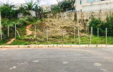 Imagem: O terreno possui 215m² de Área e está localizado em Ibirité