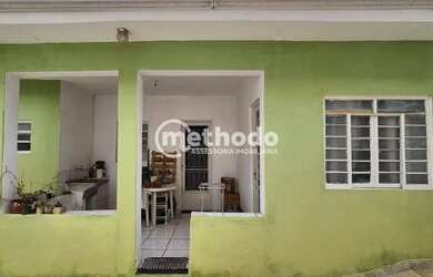 Imagem: A casa possui 5 Dormitórios, 4 Banheiros, 3 Vagas na garagem