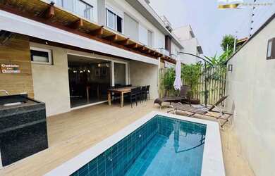 Imagem: A casa em condomínio à venda possui 4 Dormitórios, 4 Banheiros