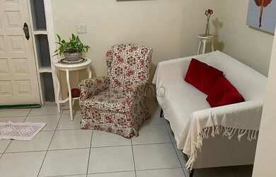 Imagem: A casa possui 3 Dormitórios, 1 Banheiro, 4 Vagas na garagem