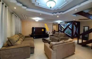 Imagem: A casa em condomínio possui 4 Dormitórios, 5 Banheiros, 3