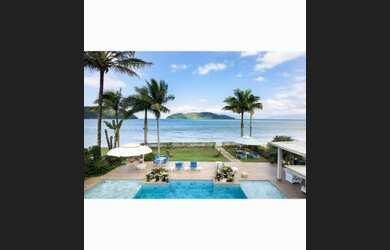 Imagem: A casa em condomínio possui 5 Dormitórios, 5 Banheiros, 5