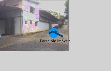 Imagem: O depósito possui 5 Vagas na garagem e 2927m² de Área e está