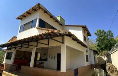 Imagem: A fazenda possui 1.200m² de Área e está localizado em Plano