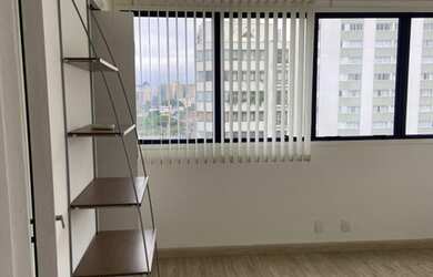 Imagem: O depósito possui 1 Vaga na garagem e 32m² de Área e está