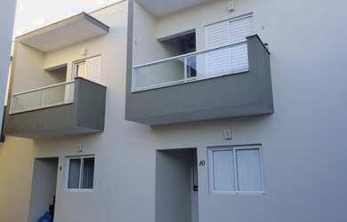 Imagem: A casa em condomínio possui 2 Dormitórios, 3 Banheiros, 1