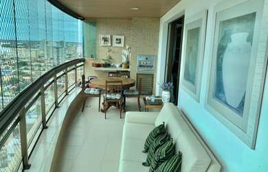 Imagem: O apartamento possui 4 Dormitórios, 5 Banheiros, 4 Vagas na