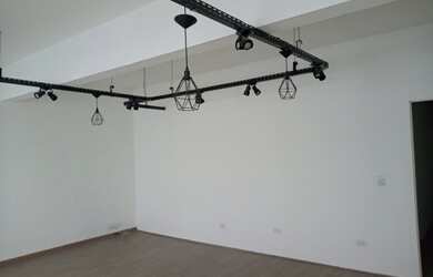 Imagem: O depósito possui 103m² de Área e está localizado em Centro