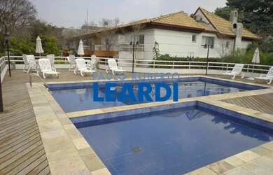 Imagem: A casa em condomínio possui 4 Dormitórios, 4 Banheiros, 3