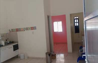 Imagem 1: Alugo casa pequena. 1 Banheiroe1 Dormitório