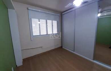 Imagem: A casa possui 3 Dormitórios, 3 Banheiros, 1 Vaga na garagem