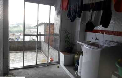 Imagem: A casa possui 3 Dormitórios, 2 Banheiros, 2 Vagas na garagem