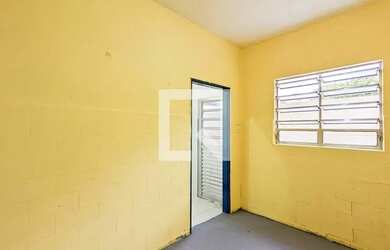 Imagem: A casa possui 1 Dormitório, 1 Banheiro, 35m² de Área e está