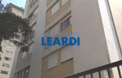 Imagem: O apartamento possui 3 Dormitórios, 1 Banheiro, 2 Vagas na