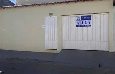 Imagem: A casa para alugar possui 2 Dormitórios, 2 Banheiros e 1 Vaga