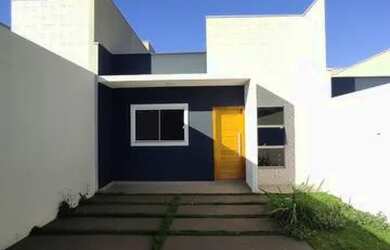 Imagem: A casa possui 3 Dormitórios, 2 Banheiros, 2 Vagas na garagem