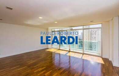 Imagem: O apartamento possui 3 Dormitórios, 3 Banheiros, 2 Vagas na