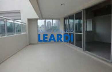 Imagem: O depósito possui 2 Vagas na garagem, 85m² de Área, Imóvel