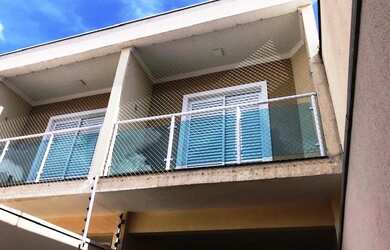 Imagem: A casa possui 3 Dormitórios, 4 Banheiros, 2 Vagas na garagem