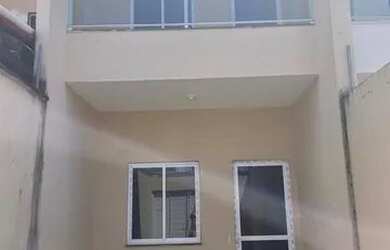 Imagem: A casa possui 2 Dormitórios, 2 Banheiros e 1 Vaga na garagem