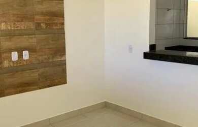 Imagem: A casa possui 3 Dormitórios, 1 Banheiro, 2 Vagas na garagem