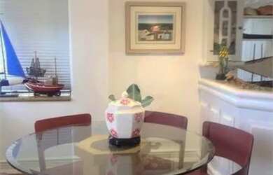 Imagem 9: Excelente apto duplex mobiliado na Praia da Enseada/Guarujá