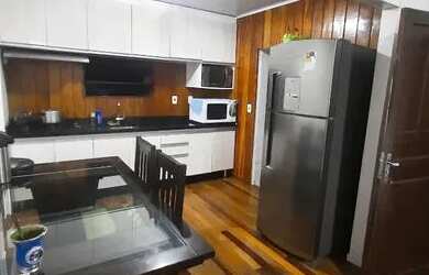 Imagem: A casa possui 2 Dormitórios, 1 Banheiro, 1 Vaga na garagem