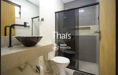 Imagem: A casa possui 5 Dormitórios, 5 Banheiros, 2 Vagas na garagem