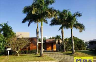 Imagem: A casa em condomínio possui 3 Dormitórios, 5 Banheiros, 4