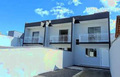 Imagem: A casa possui 2 Dormitórios, 1 Banheiro, 1 Vaga na garagem