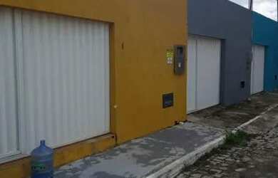 Imagem: A casa possui 3 Dormitórios, 3 Banheiros, 1 Vaga na garagem