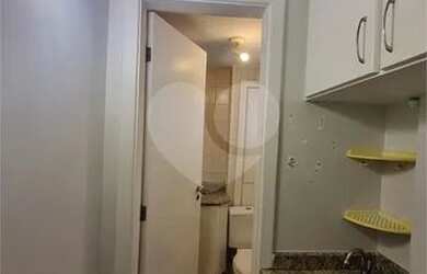 Imagem: O depósito possui 1 Vaga na garagem e 29m² de Área e está