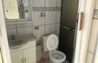 Imagem: A casa possui 2 Dormitórios, 1 Banheiro, 2 Vagas na garagem