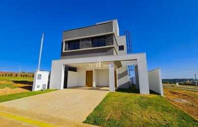 Imagem: A casa em condomínio possui 3 Dormitórios, 4 Banheiros, 4