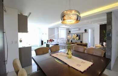 Imagem: O apartamento possui 3 Dormitórios, 2 Banheiros, 2 Vagas na