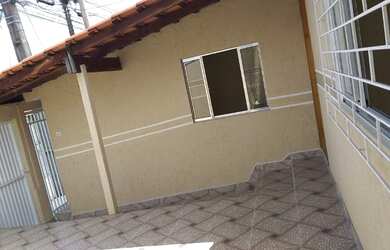 Imagem: A casa em condomínio possui 3 Dormitórios, 1 Banheiro, 1 Vaga