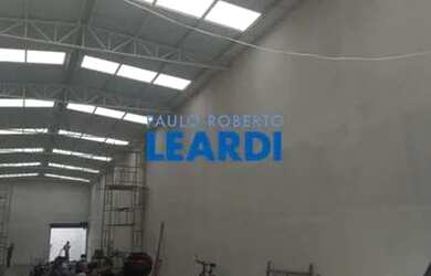 Imagem: O depósito possui 4 Vagas na garagem, 410m² de Área, Imóvel