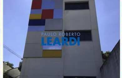 Imagem: O depósito possui 5 Vagas na garagem e 1161m² de Área e está