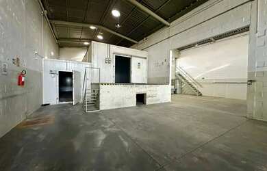 Imagem: O depósito possui 432m² de Área e está localizado em Paulista