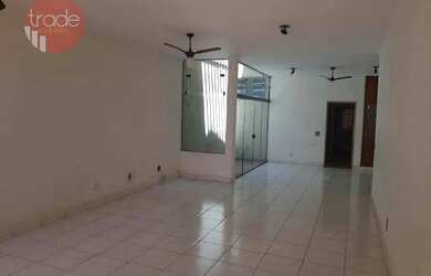 Imagem: A casa possui 3 Dormitórios, 3 Banheiros, 3 Vagas na garagem