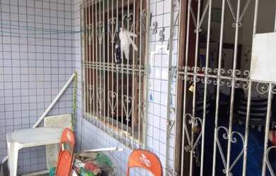 Imagem: A casa possui 2 Dormitórios, 1 Banheiro, 1 Vaga na garagem