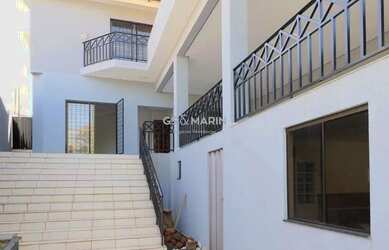 Imagem: A casa possui 3 Dormitórios, 4 Banheiros, 4 Vagas na garagem