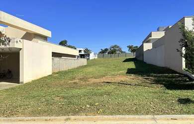 Imagem: O terreno possui 360m² de Área, Imóvel novo e está localizado