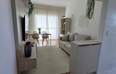 Imagem: O apartamento possui 2 Dormitórios, 1 Banheiro, 1 Vaga na garagem