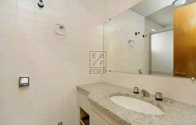 Imagem 15: A uma quadra da praia de Caiobá