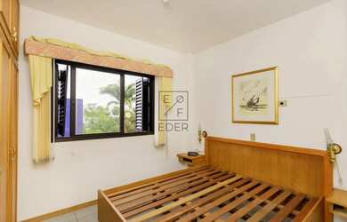 Imagem 12: A uma quadra da praia de Caiobá