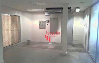 Imagem: O depósito possui 3 Vagas na garagem, 456m² de Área e está